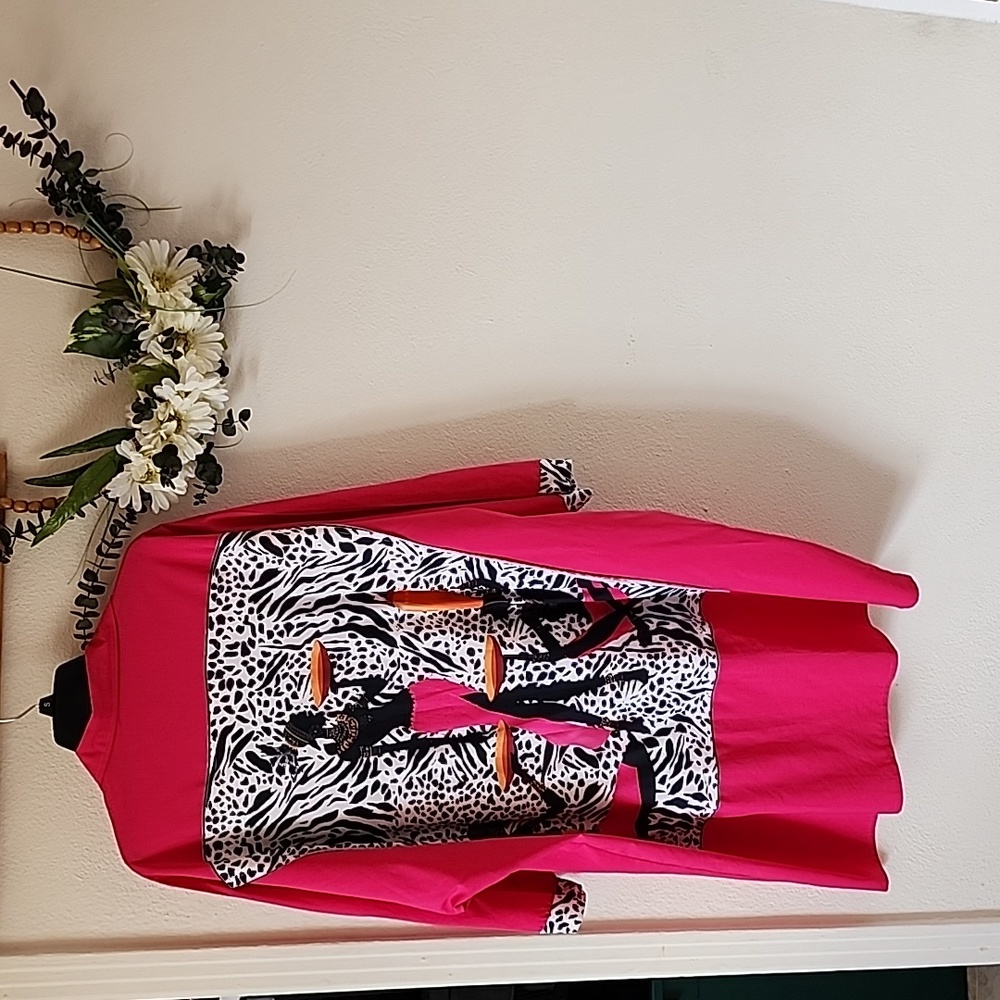 Women Oversized button-down shirt.